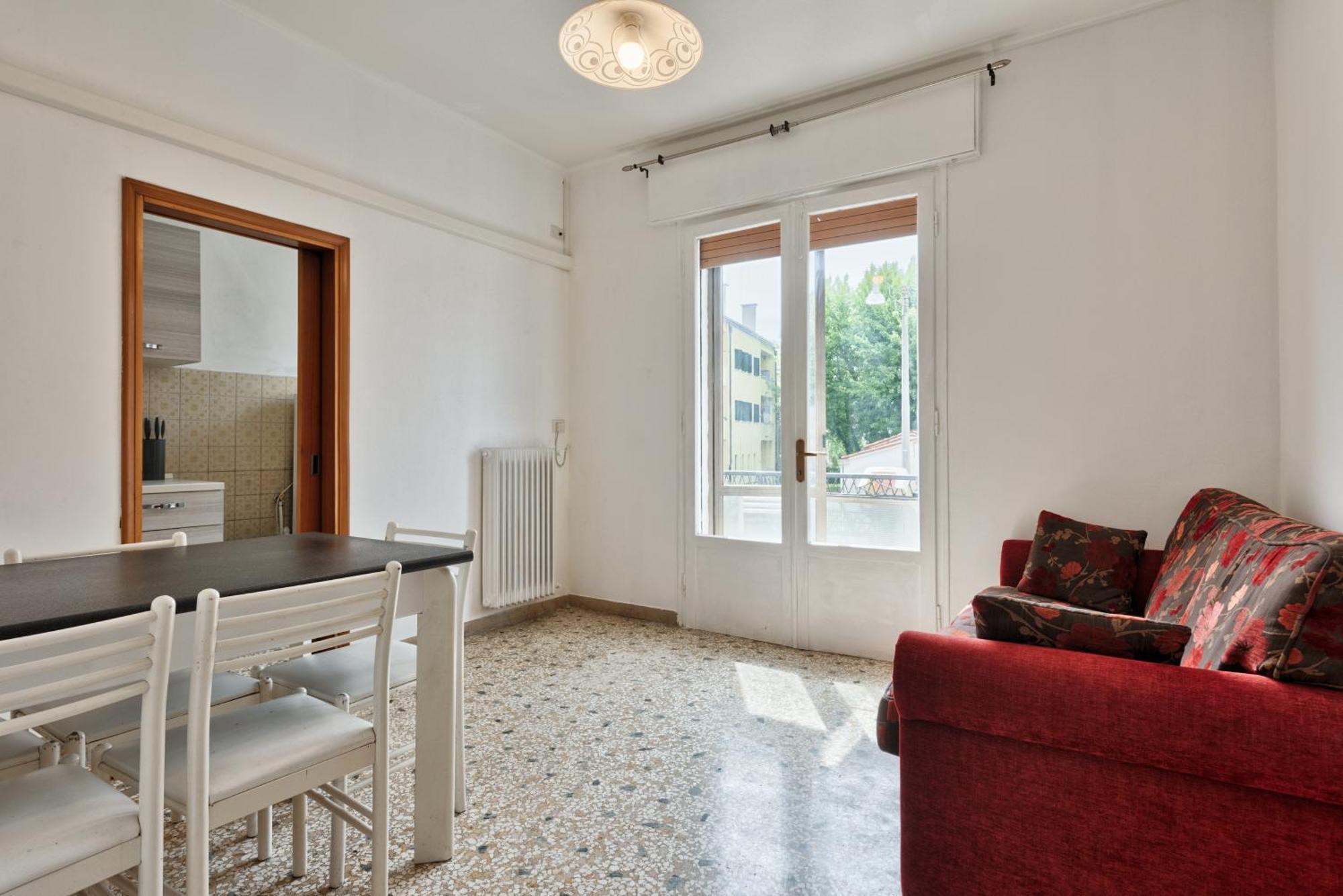 Cozy Best Apartment In City With Free Parking Маргера Экстерьер фото
