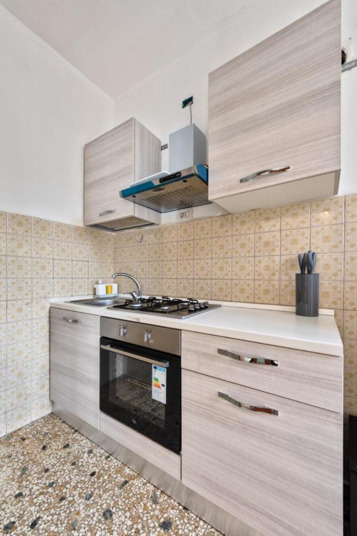 Cozy Best Apartment In City With Free Parking Маргера Экстерьер фото